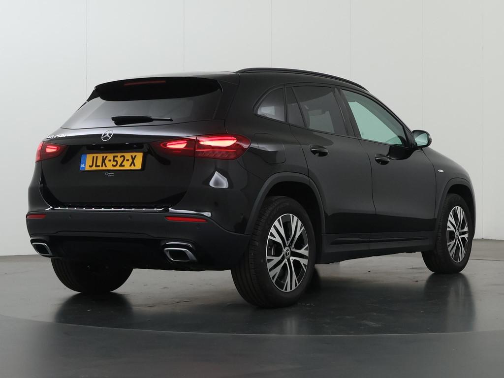 Mercedes-Benz GLA-klasse 250 e Luxury Line | Trekhaak | Nigh, Auto's, Mercedes-Benz, 4 cilinders, 16 kWh, Zwart, Bedrijf