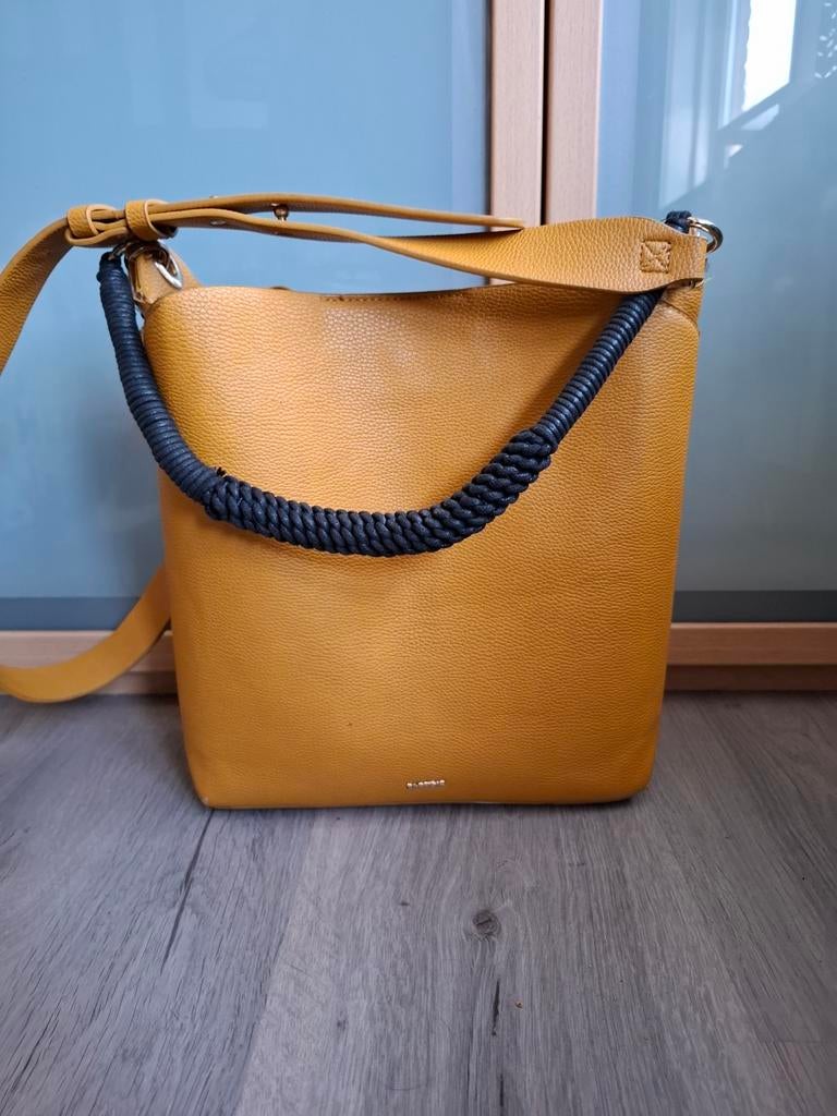 Gele handtas met gevlochten handvat, Sieraden, Tassen en Uiterlijk, Tassen | Damestassen, Zo goed als nieuw, Handtas, Geel, Ophalen of Verzenden