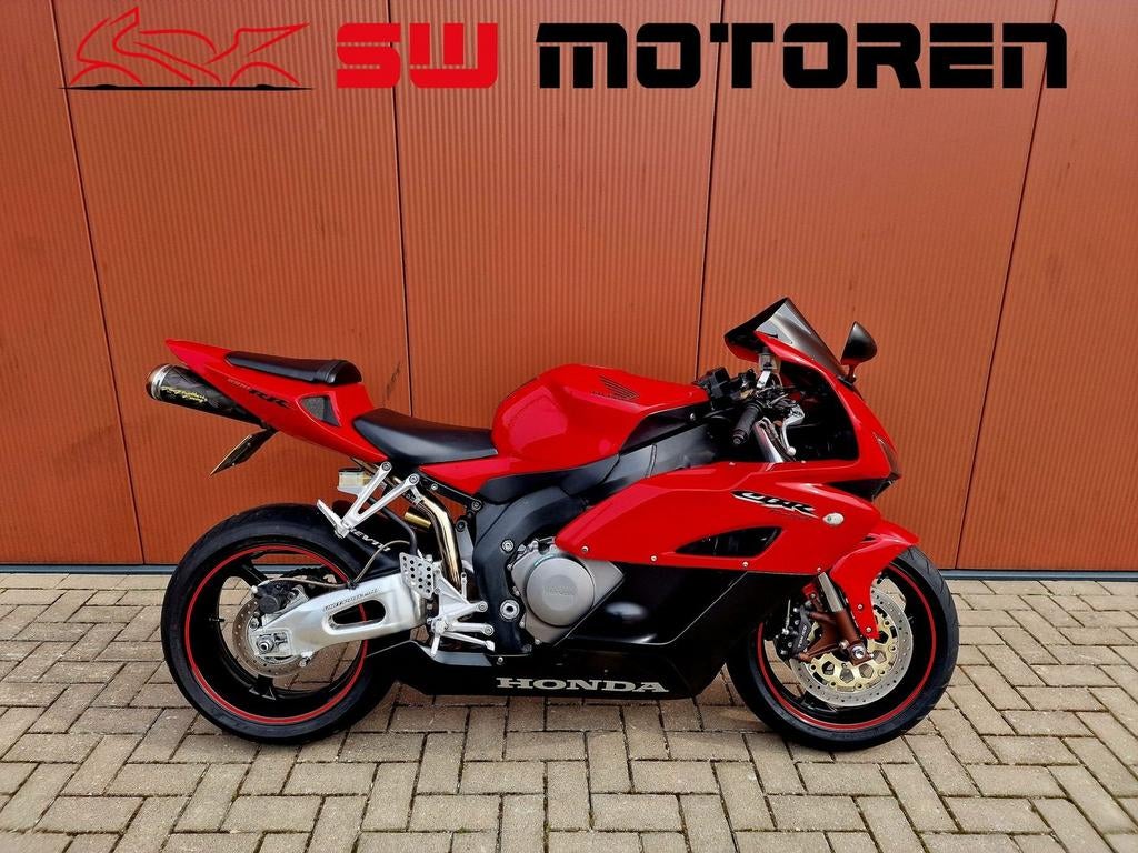 CBR 1000RR FIREBLADE, LAGE KM, HELE NETTE STAAT! CBR1000RR, HONDA, 4 cilinders, Motorrijbewijs A, Bedrijf
