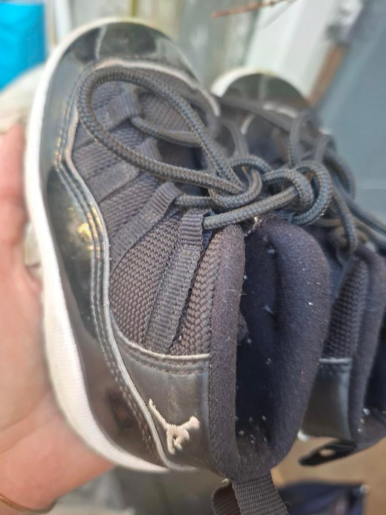 Leuke jordans 23,5 zwart, Ophalen of Verzenden, Zo goed als nieuw