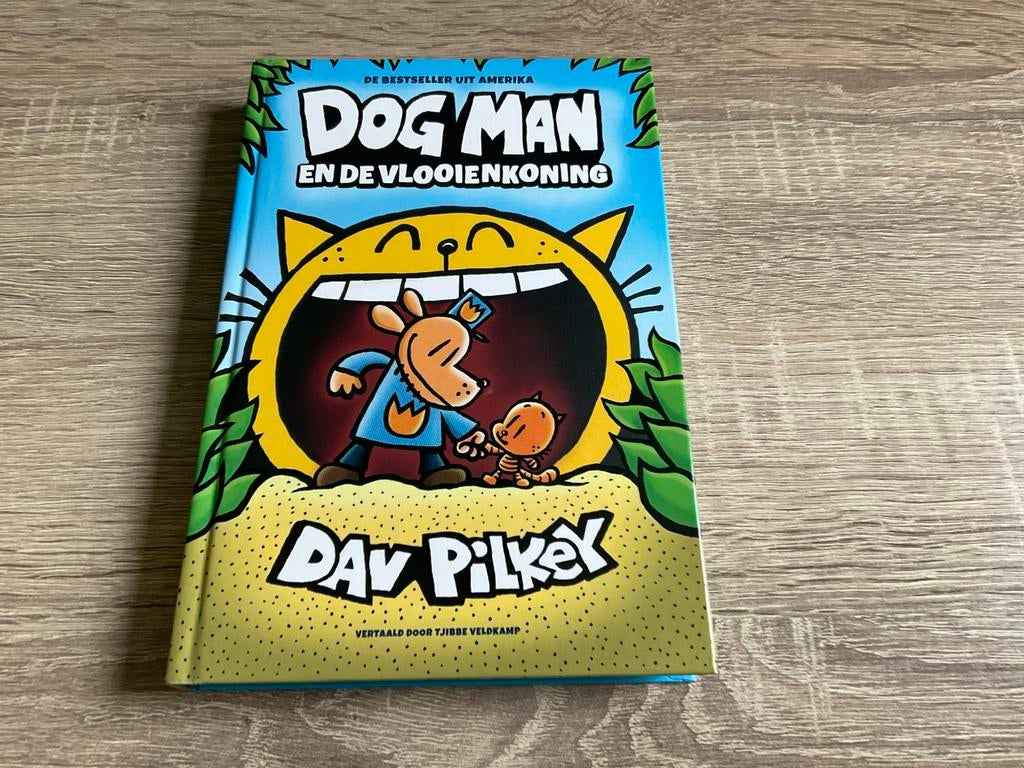 Dav Pilkey - Dog Man en de vlooienkoning deel 5, Fictie algemeen, Ophalen of Verzenden, Zo goed als nieuw, Dav Pilkey