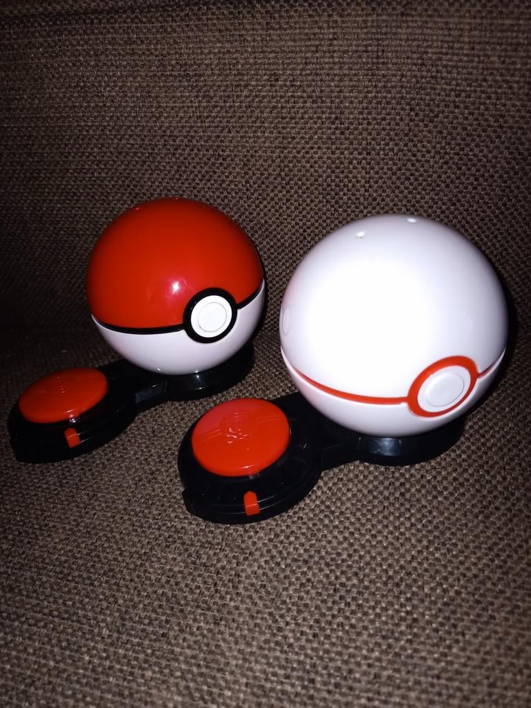 Pokèmon surprise attack poke ball game. Jazwares, 2021., Kinderen en Baby's, Speelgoed | Actiefiguren, Ophalen of Verzenden, Zo goed als nieuw