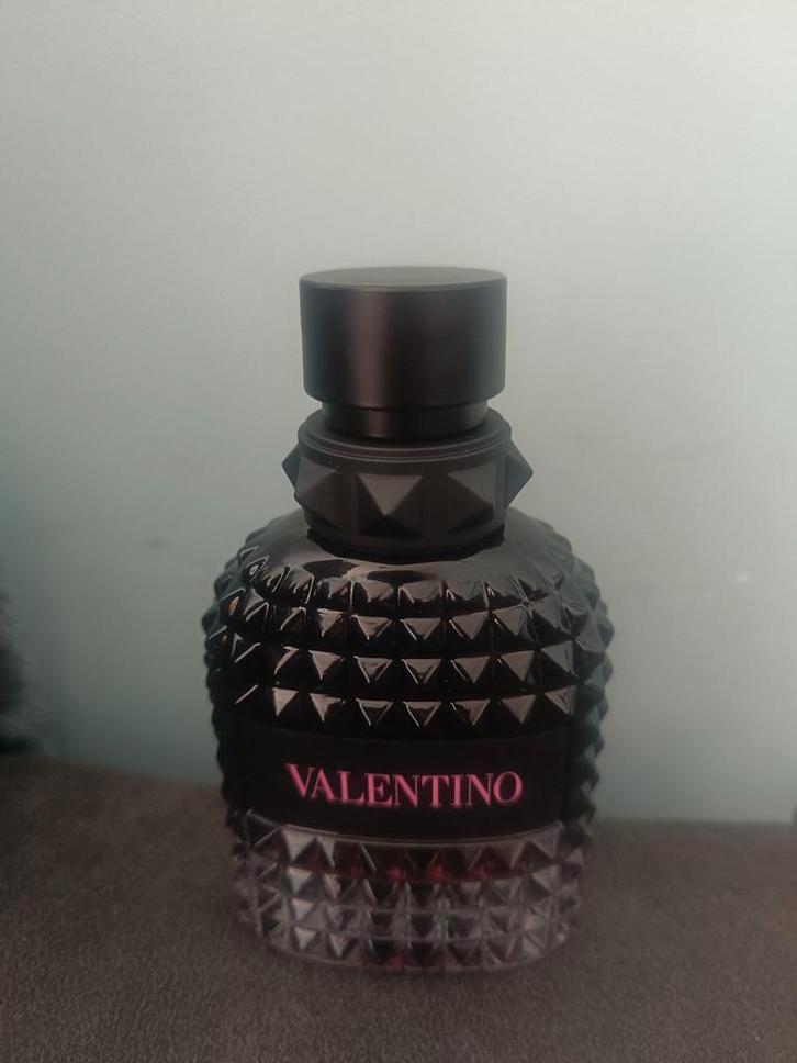 Valentino Born in Roma 50 ml, Sieraden, Tassen en Uiterlijk, Uiterlijk | Parfum, Zo goed als nieuw, Ophalen of Verzenden