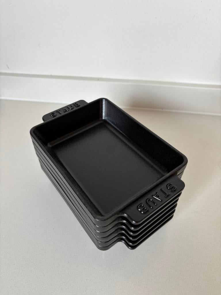 Staub rechthoekige ovenschaal -ovenschalen 6x gietijzer, Huis en Inrichting, Keuken | Potten en Pannen, Gietijzer, Overige typen