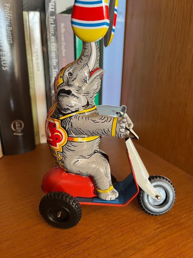 Vintage Tin Toy Elephant on Tricycle (1960), Ophalen of Verzenden
