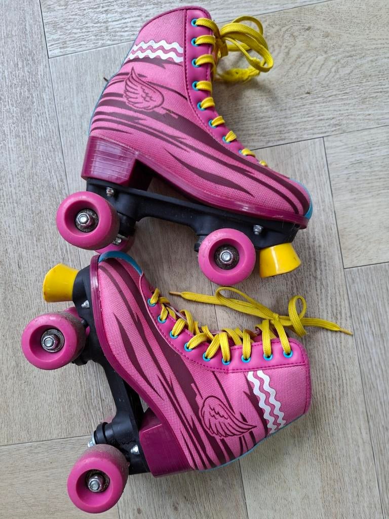 Rolschaatsen skates disney Soy Luna maat 36/37, Ophalen of Verzenden
