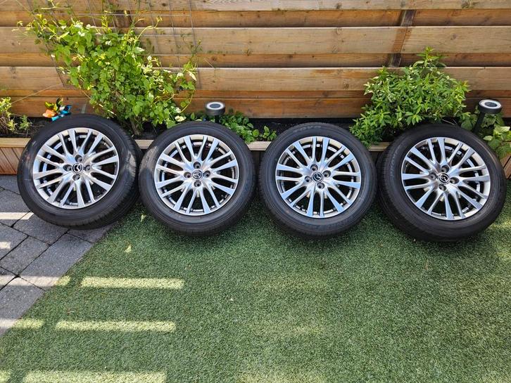 Originele Mazda 2 velgen met Toyo Proxes banden, Auto-onderdelen, Banden en Velgen, Banden en Velgen, Zomerbanden, 16 inch, 185 mm