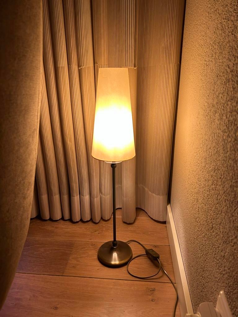 Tafellamp brons met varkensleer, Ophalen of Verzenden, Gebruikt, Metaal, 50 tot 75 cm