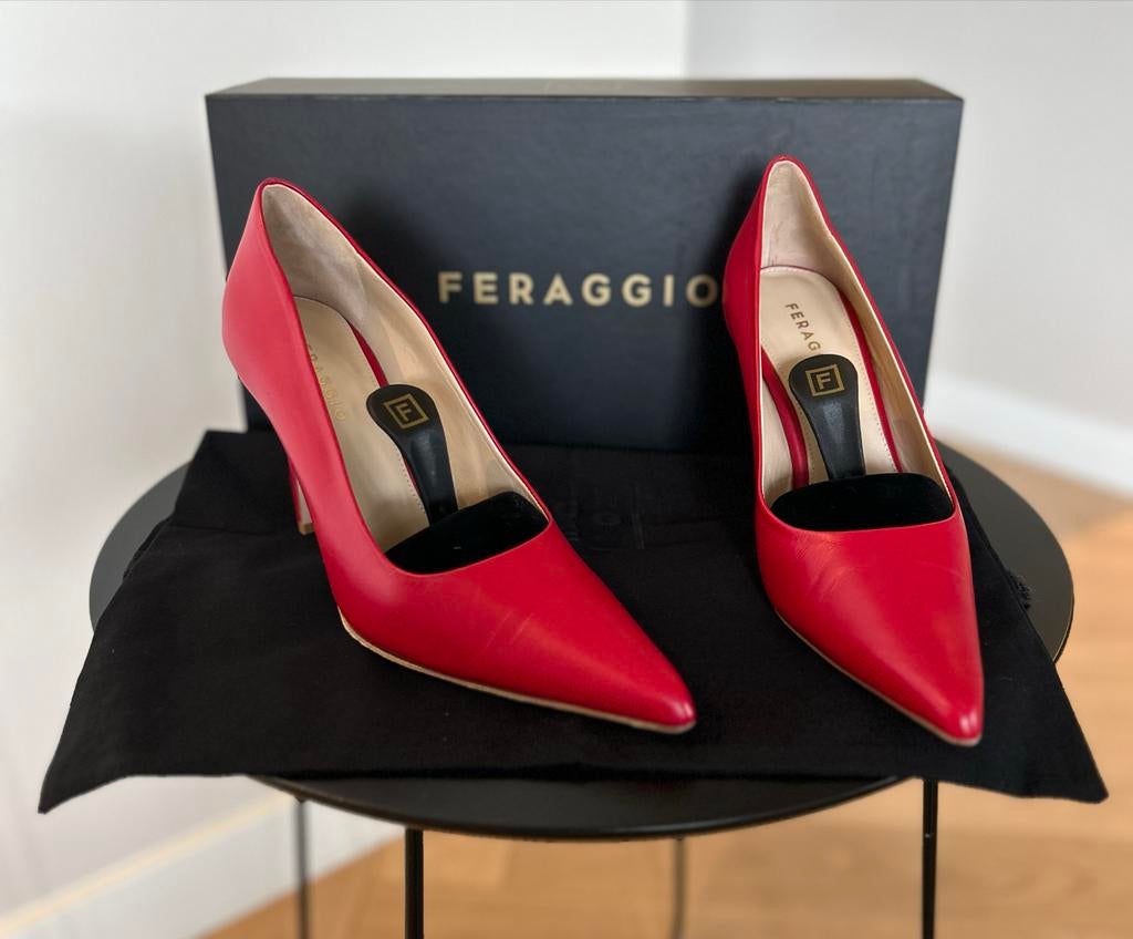 Feraggio Schoenen - Nieuwstaat - maat 39 1/2, Kleding | Dames, Schoenen, Ophalen of Verzenden, Nieuw, Rood, Schoenen met hoge hakken