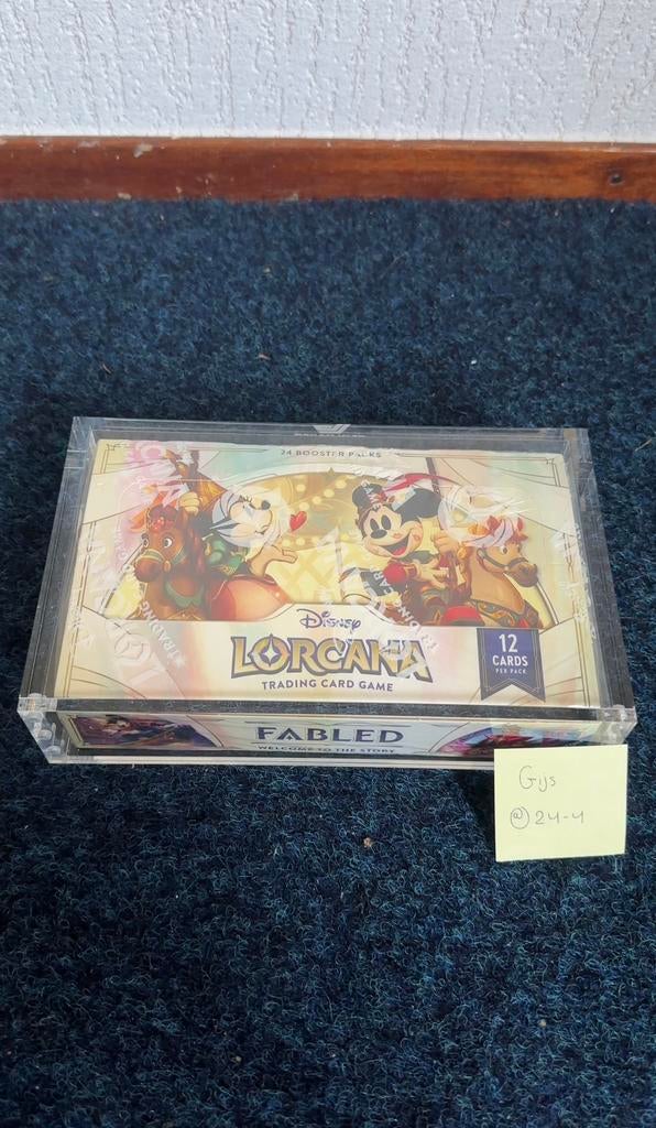 Disney Lorcana: Fabled Booster Box SEALED incl. acryl case, Ophalen of Verzenden, Overige figuren, Zo goed als nieuw