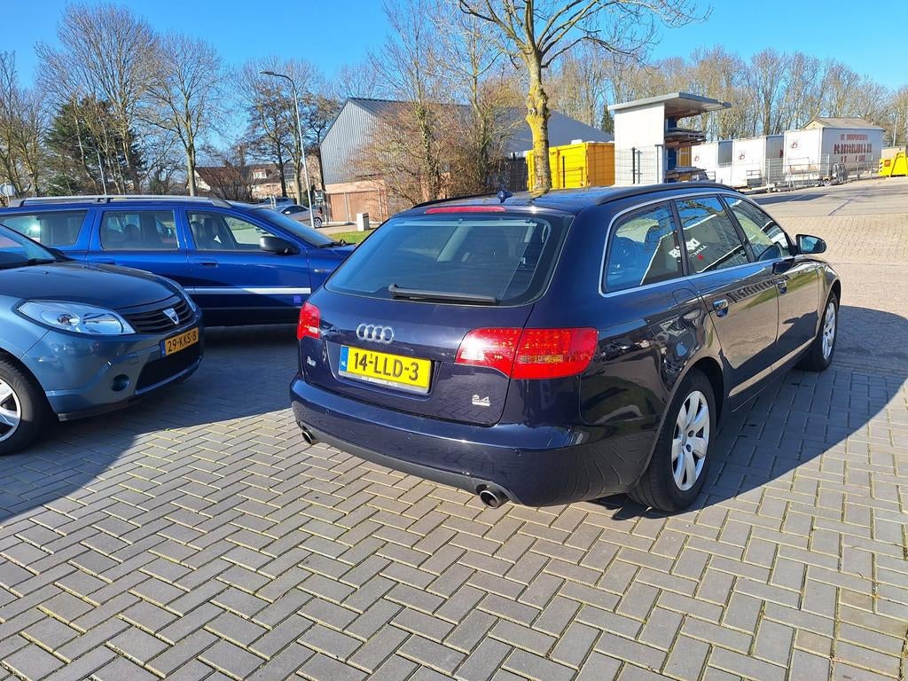 Audi A6 Avant 2.4 quattro Pro Line / Nette auto / APK maart, Auto's, Audi, 1660 kg, Gebruikt, Blauw, Handgeschakeld