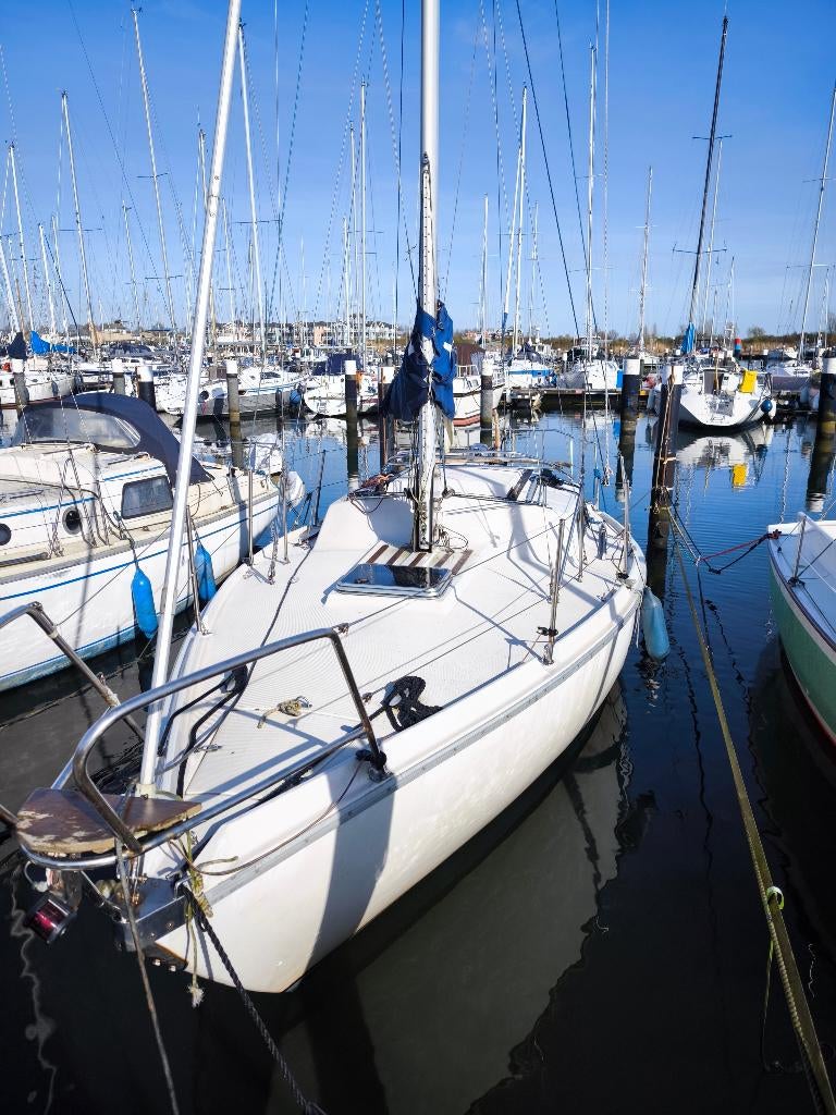 Jeanneau Sangria, Watersport en Boten, Kajuitzeilboten en Zeiljachten, Ophalen, Gebruikt, Tourjacht of Cruiser, 6 tot 9 meter