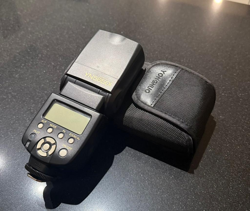 Externe Flitser Yongnuo YN565EX Nieuw Met tasje, Audio, Tv en Foto, Fotografie | Flitsers, Ophalen, Zo goed als nieuw, Overige merken