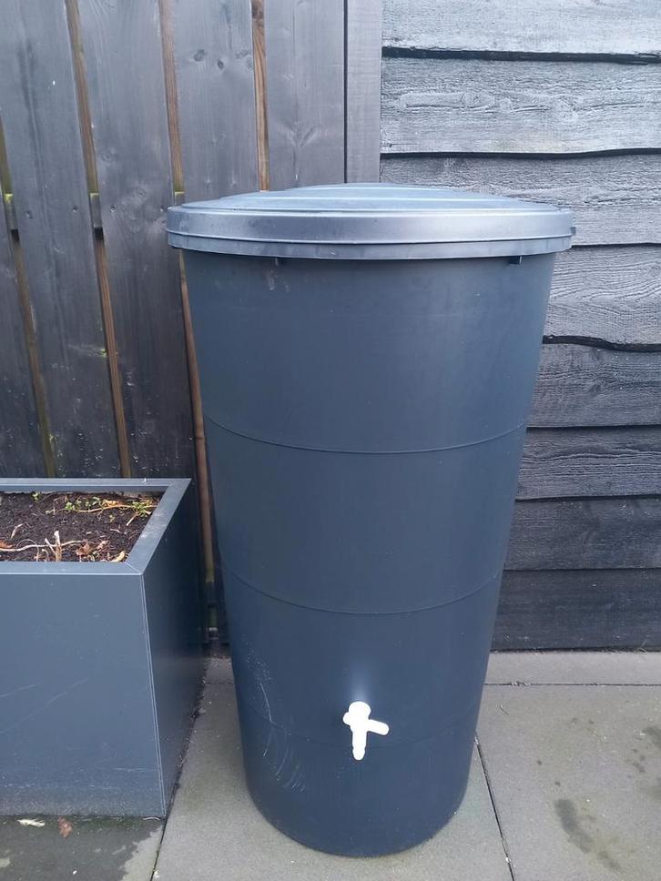 Regenton antraciet 200liter, Tuin en Terras, Regentonnen, Gebruikt, Kunststof, 150 liter of meer, Met kraantje, Ophalen