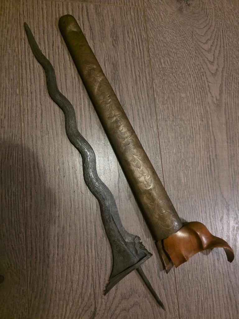 Oude kris keris zonder greep., Ophalen