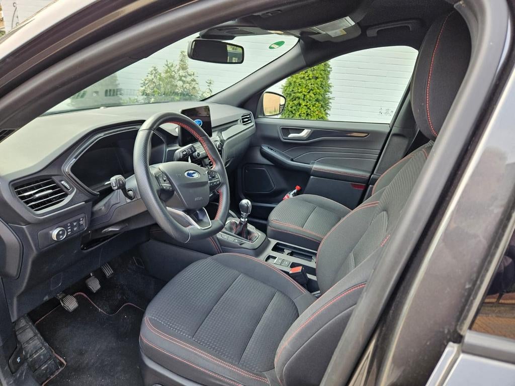 Ford Kuga ST LINE km stand 44470.Kleur grijs, Voorwielaandrijving, Zwart, Leder en Stof, Bedrijf