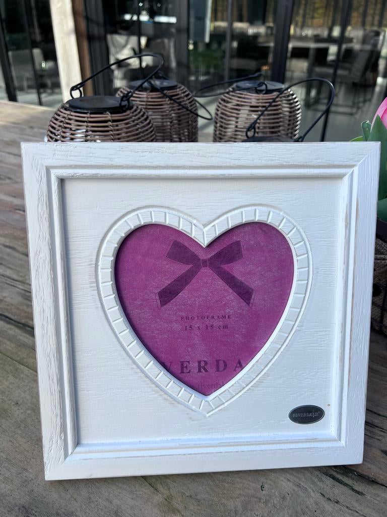 Witte Riverdale nieuwe!! hartvormige fotolijst, Huis en Inrichting, Woonaccessoires | Lijsten, Verzenden, Nieuw, Hout, Minder dan 50 cm