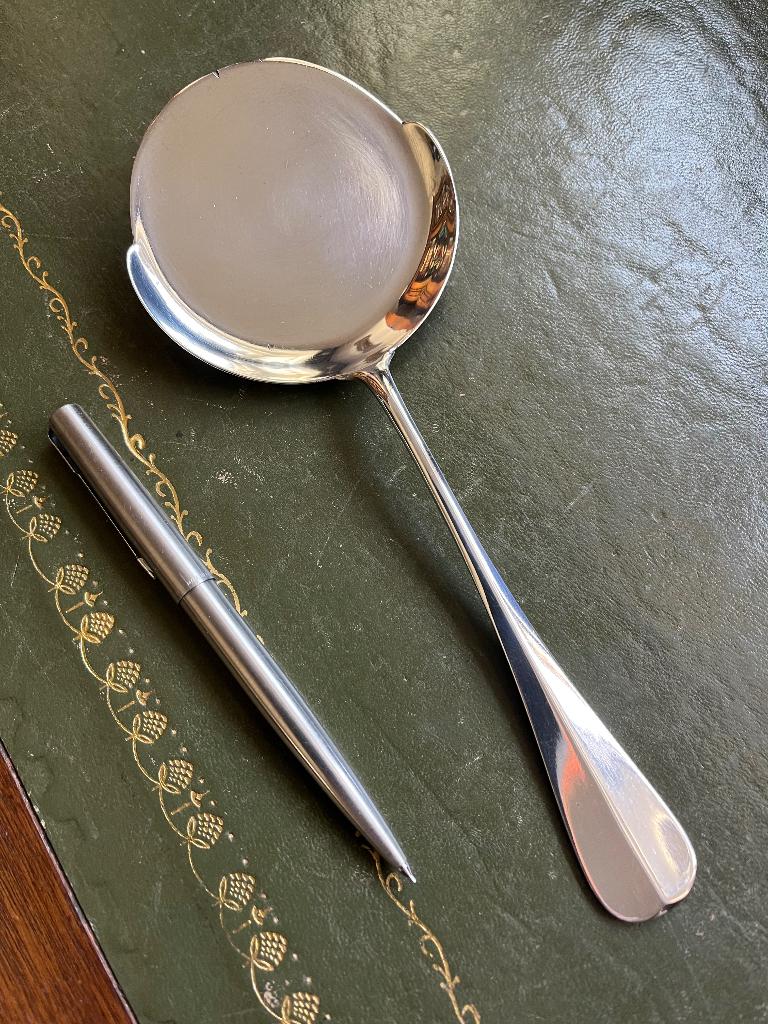 brocante zilveren(?) taart/spiegeleischep gemerkt, Antiek en Kunst, Curiosa en Brocante, Ophalen of Verzenden