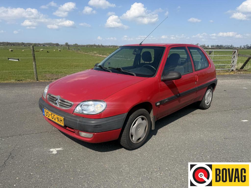 Citroen Saxo 1.4i SX Automaat, Auto's, Citroën, Stof, 4 cilinders, Origineel Nederlands, Bedrijf