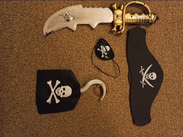Piratenset Speelgoed - Zwaard, Haak, Ooglap, Kinderen en Baby's, Speelgoed | Overig, Zo goed als nieuw, Jongen of Meisje, Ophalen of Verzenden