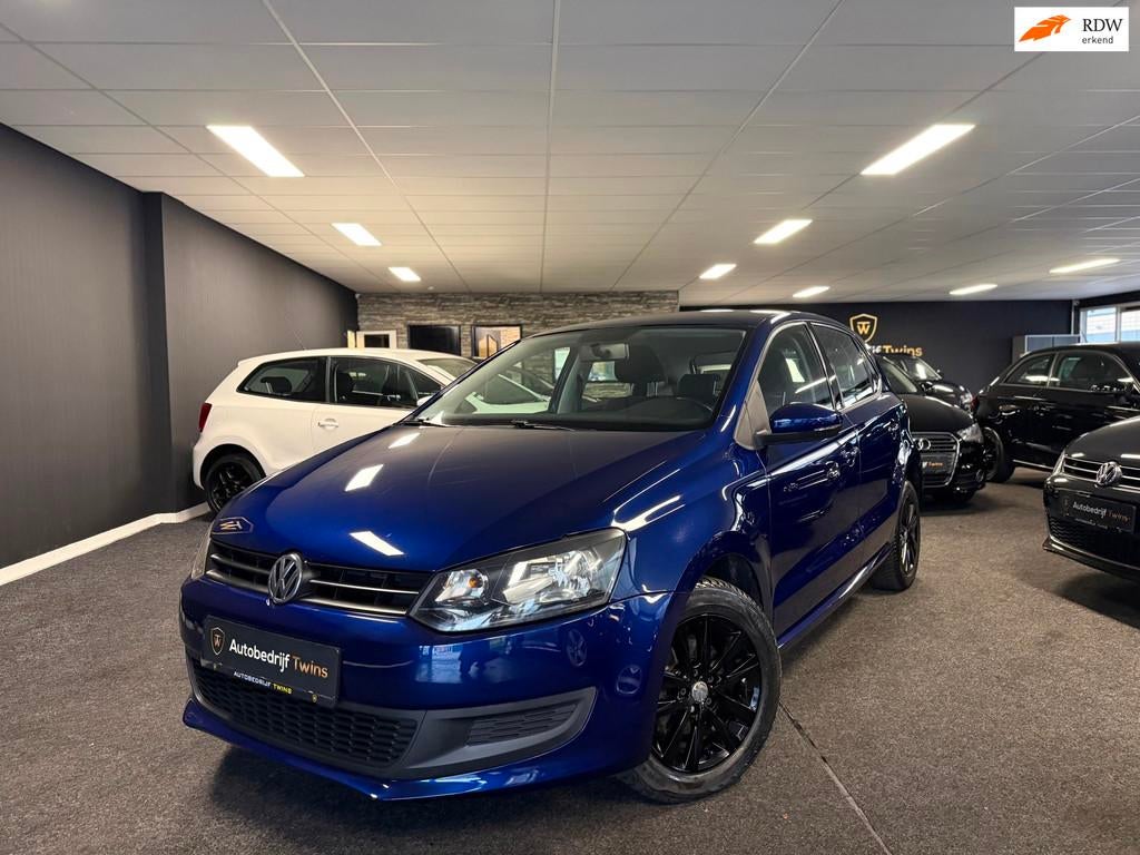 Volkswagen POLO 1.2-12V style|5drs|zwart velgen|carplay|nw k, Auto's, Voorwielaandrijving, Euro 5, Gebruikt, Zwart