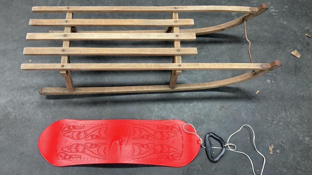 Slee van hout en mini snowboard in goede staat., Ophalen, Gebruikt