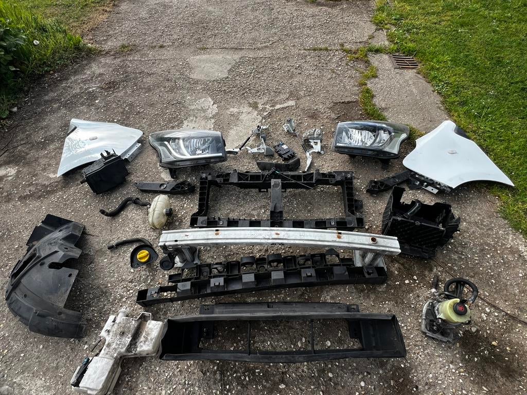 Voorkop radiateur front balk scherm renault trafic 2018, Ophalen, Renault