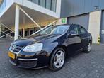 Volkswagen Jetta 1.6 Trendline AIRCO CRUISE TREKHAAK 2 X SLE, Auto's, Volkswagen, Voorwielaandrijving, Gebruikt, 4 cilinders, Zwart
