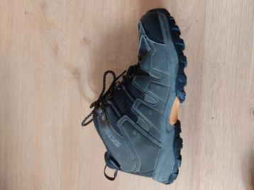 Half hoge wandelschoenen mt 34, Waterproof, beschikbaar voor biedingen