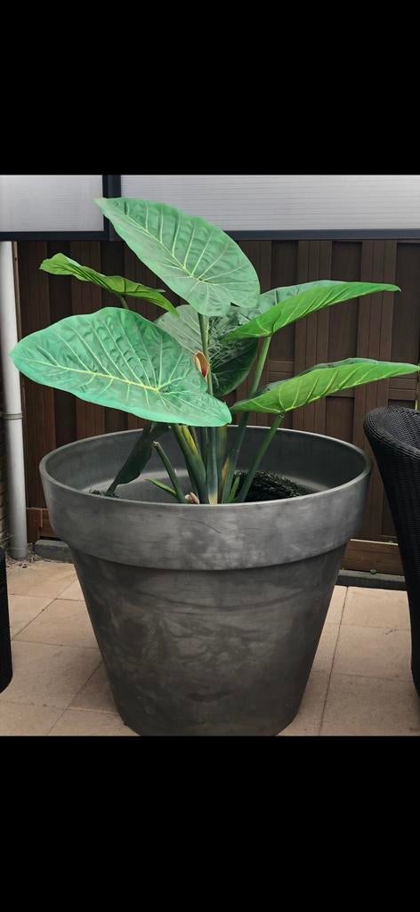 Grote kunst bloempot incl kunstplant, Huis en Inrichting, Kamerplanten, Ophalen, Overige soorten, Halfschaduw, In pot