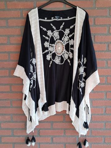 Mooie omslagdoek/vest van DIDI. Maat XL/XXL.  beschikbaar voor biedingen