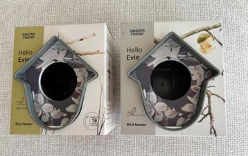 2x Vogelvoerhuisje Hello Evie beschikbaar voor biedingen