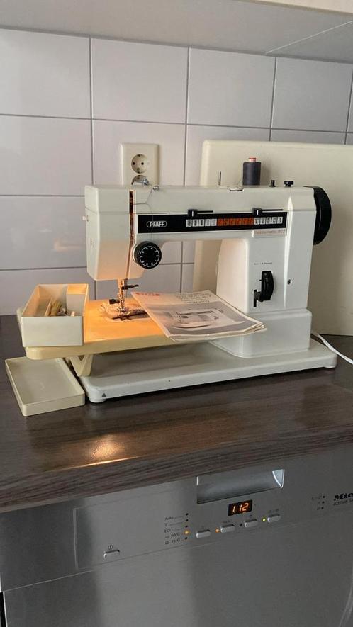 OERDEGELIJKE PFAFF NAAIMACHINE, Hobby en Vrije tijd, Naaimachines en Toebehoren, Zo goed als nieuw, Naaimachine, Pfaff, Ophalen
