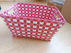 Gevlochten mand roze voor b.v. babykamer, Ophalen of Verzenden, Zo goed als nieuw, Rond, Riet