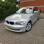 BMW 1-Serie 2.0 116I 3DR 2009 Grijs, Auto's, BMW, 1-Serie, 65 €/maand, Achterwielaandrijving, 1995 cc