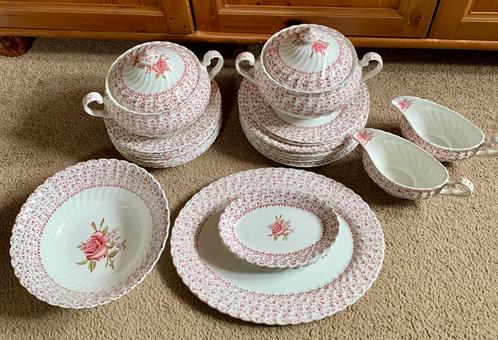 Johnson Bros / brothers Rose Bouquet servies, Antiek en Kunst, Antiek | Servies compleet, Ophalen
