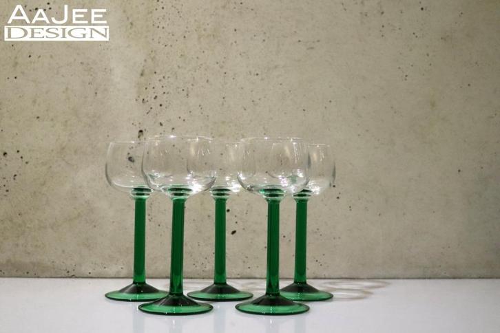 5 Vintage Luminarc wijnglazen – Groen been en voet, Verzamelen, Glas en Borrelglaasjes, Zo goed als nieuw, Overige typen, Ophalen of Verzenden