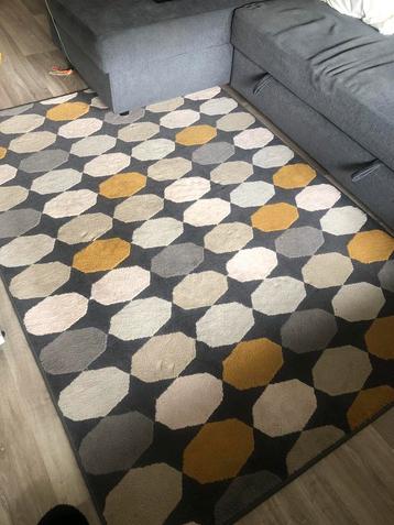 Speels vloerkleed. 1.33x1.96 lees goed! beschikbaar voor biedingen