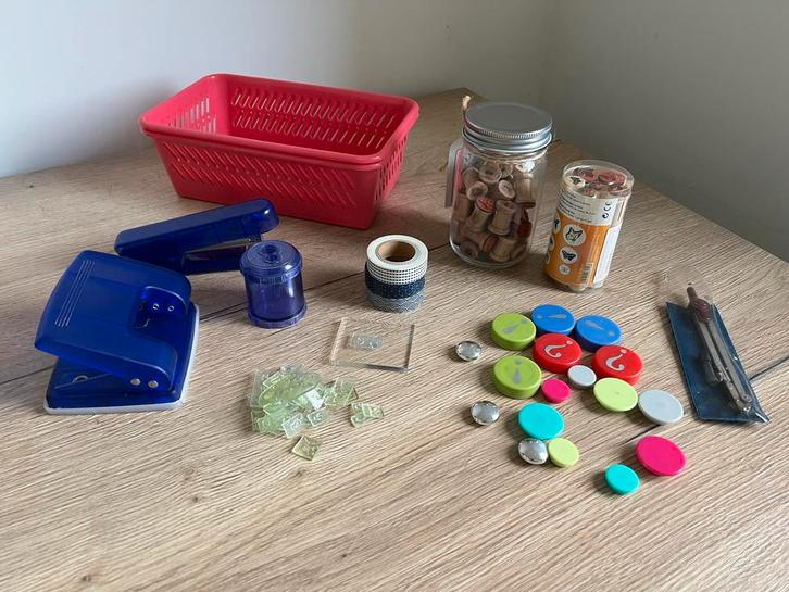 Stationery set: bureau accessoires, stempels, washi tape, Hobby en Vrije tijd, Knutselen, Gebruikt, Gereedschap of Toebehoren