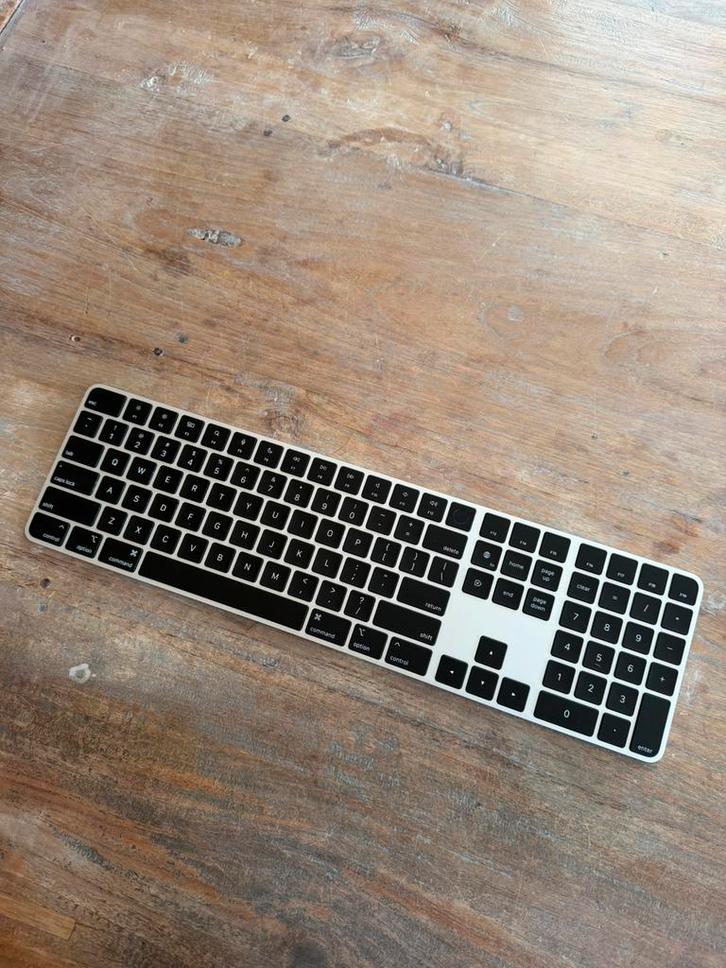 Apple Magic Keyboard with Numeric TouchID | NIEUWSTAAT, Computers en Software, Toetsenborden, Zo goed als nieuw, Numeriek, Draadloos