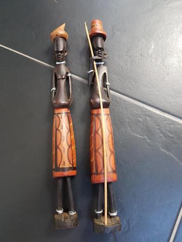 Afrikaanse uit hout gesneden mens stam figuren, 6 stuks beschikbaar voor biedingen