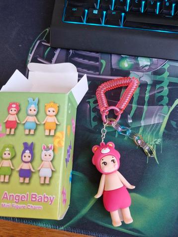 Angel Baby Mini Figuur Charm beschikbaar voor biedingen