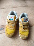 New Balance 574 sneakers klitteband mt 28 geel sportschoenen, Gebruikt, Ophalen of Verzenden