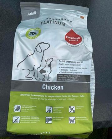 Hondenvoer Platinum Chicken beschikbaar voor biedingen