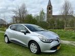 Renault Clio 1.5 DCI 66KW 5-DRS 2015 Grijs (90pk), Auto's, Origineel Nederlands, Te koop, Zilver of Grijs, 5 stoelen