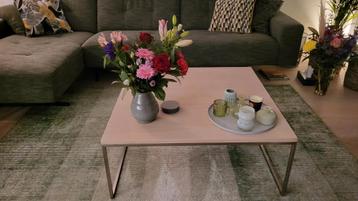 Licht eiken salontafel met RVS onderstel. beschikbaar voor biedingen
