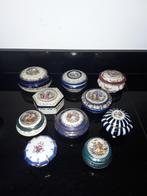 10 Antieke porseleinen dekseldoosjes met romantisch decor, Verzenden