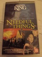 Stephen King  needful things vhs videoband, Cd's en Dvd's, VHS | Film, Vanaf 16 jaar, Ophalen of Verzenden, Zo goed als nieuw