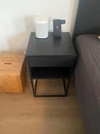 IKEA Vikhammer nachtkastje Zwart, Huis en Inrichting, Slaapkamer | Nachtkastjes, Ophalen, Minder dan 45 cm, Zo goed als nieuw