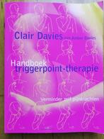 Handboek Triggerpoint therapie, Ophalen of Verzenden, Zo goed als nieuw, Gezondheid en Conditie, Clair Davies, Amber Davies